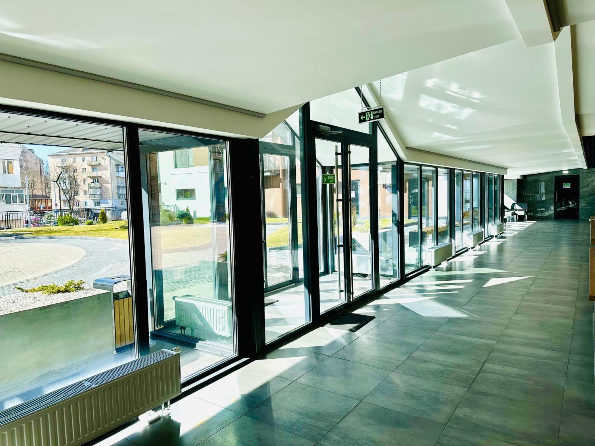 Modern Apartments With A Coffee Machine In The City Center, A View Of The City Rivne Eksteriør billede
